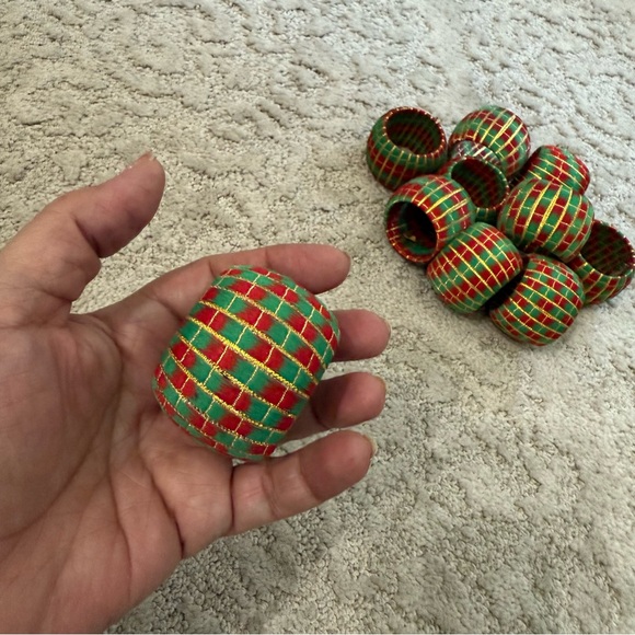 Holiday Plaid Napkin Rings - Set of 10 - Picture 2 of 6